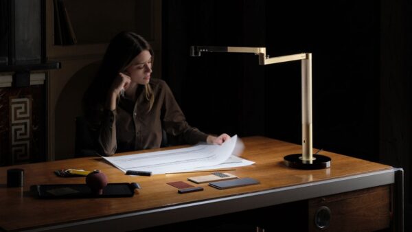 Dyson Solarcycle Morph™ desk (White/Silver)