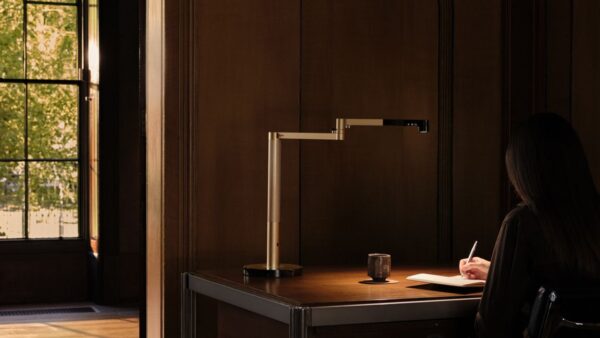 Dyson Solarcycle Morph™ desk (White/Silver)